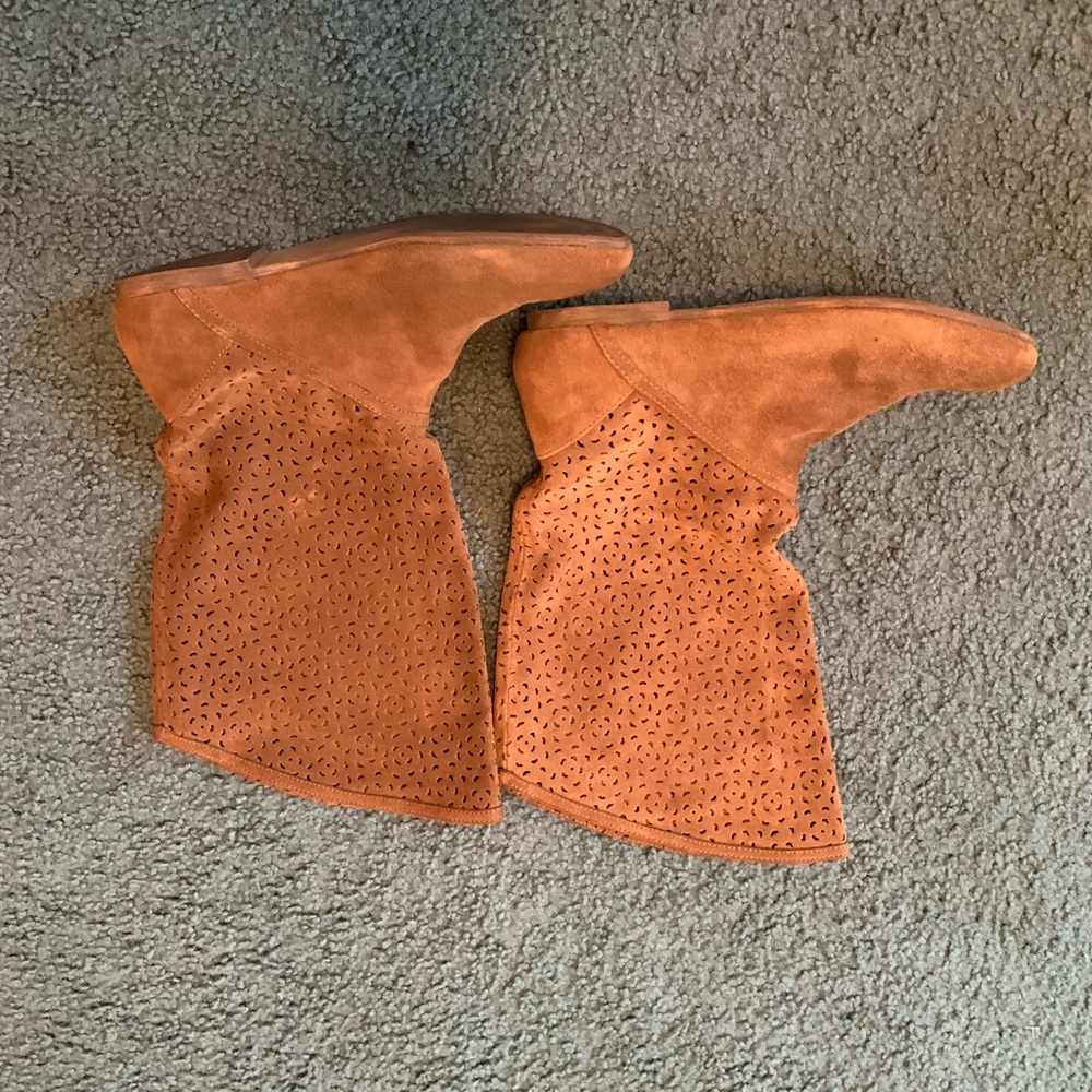 Suede boots - Picture 3 of 5